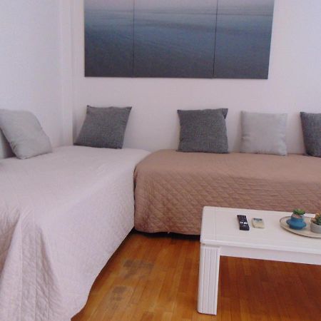Lovely Equipped Apartment In Kallithea Athen Exterior foto